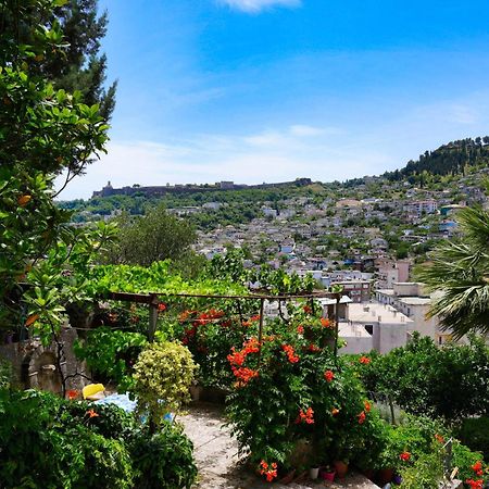 Vila Banushi Gjirokaster Bagian luar foto