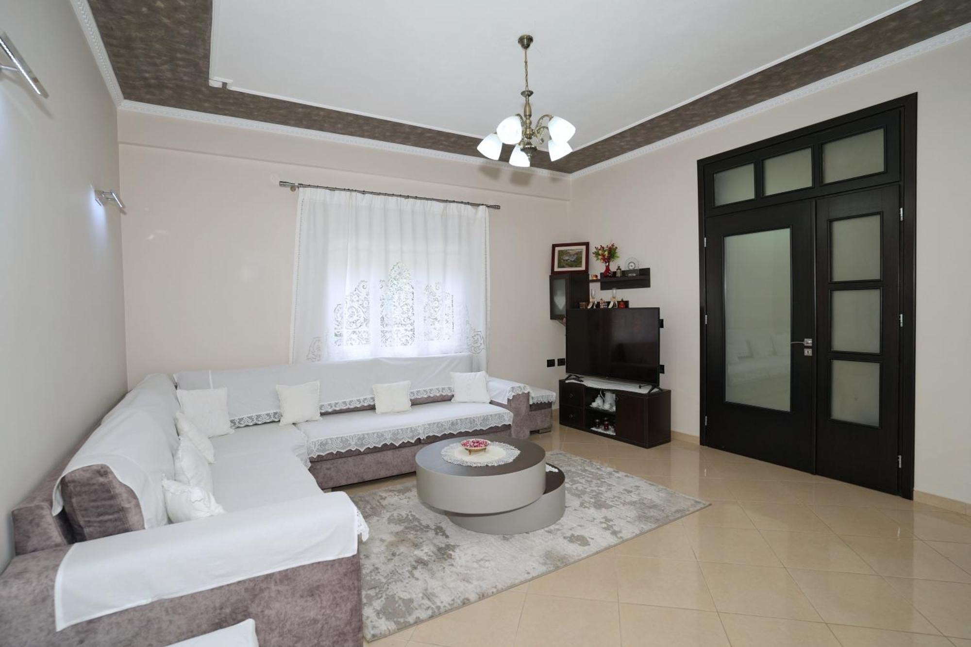 Vila Banushi Gjirokaster Bagian luar foto