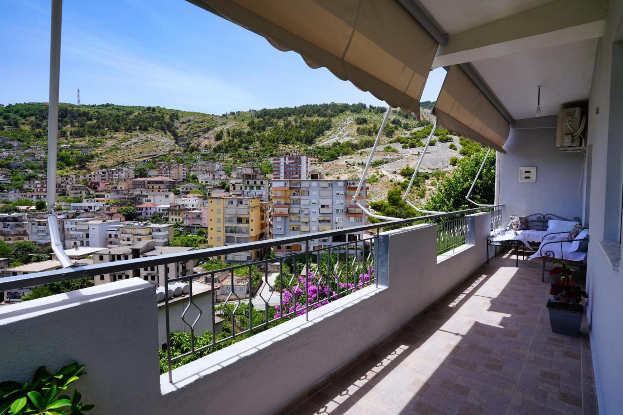 Vila Banushi Gjirokaster Bagian luar foto