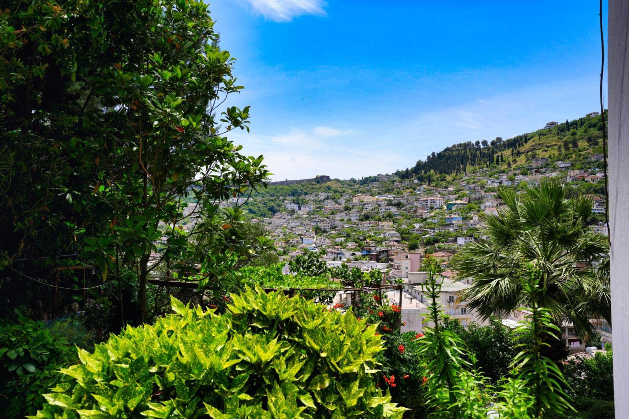 Vila Banushi Gjirokaster Bagian luar foto