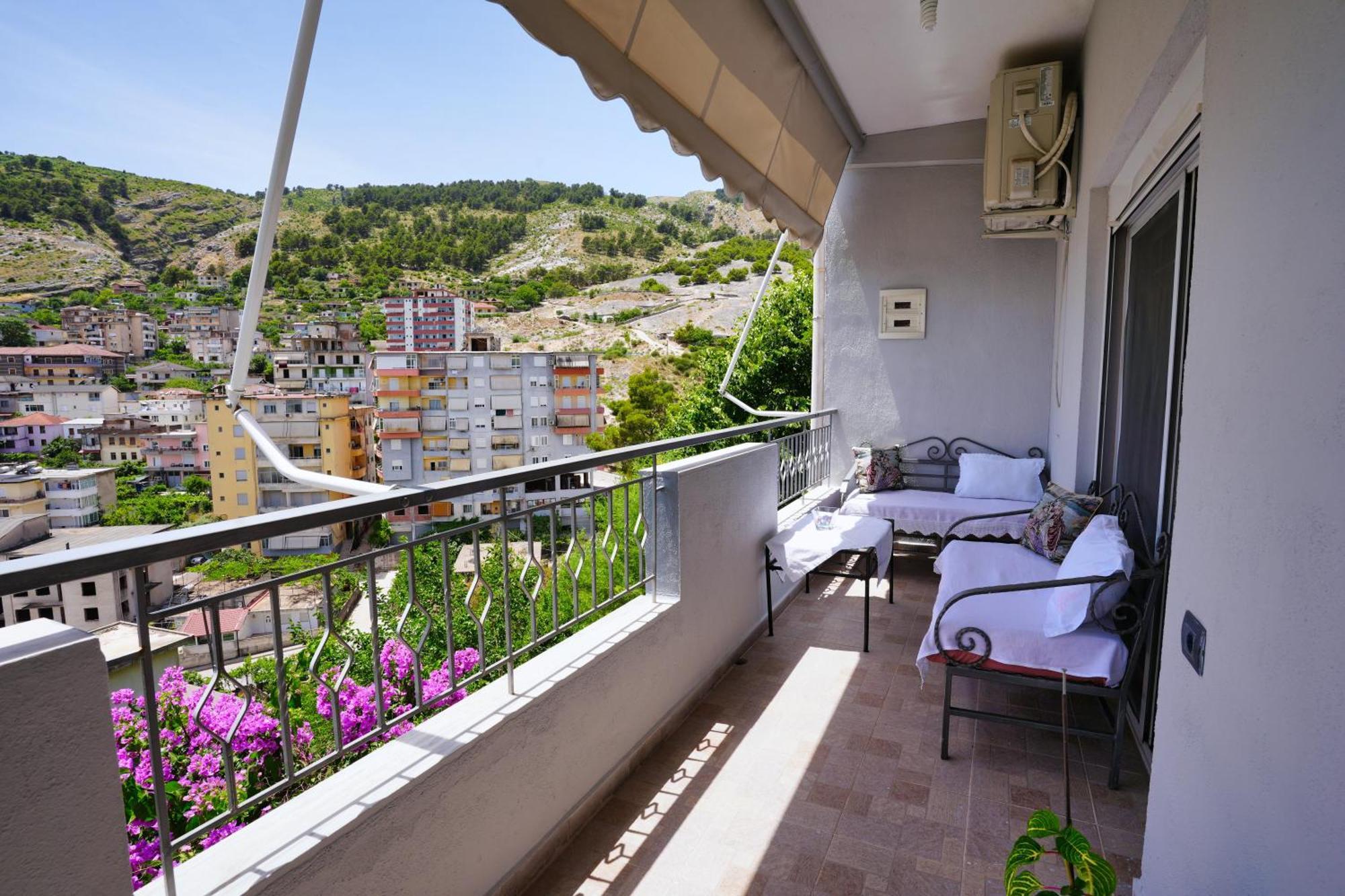 Vila Banushi Gjirokaster Bagian luar foto