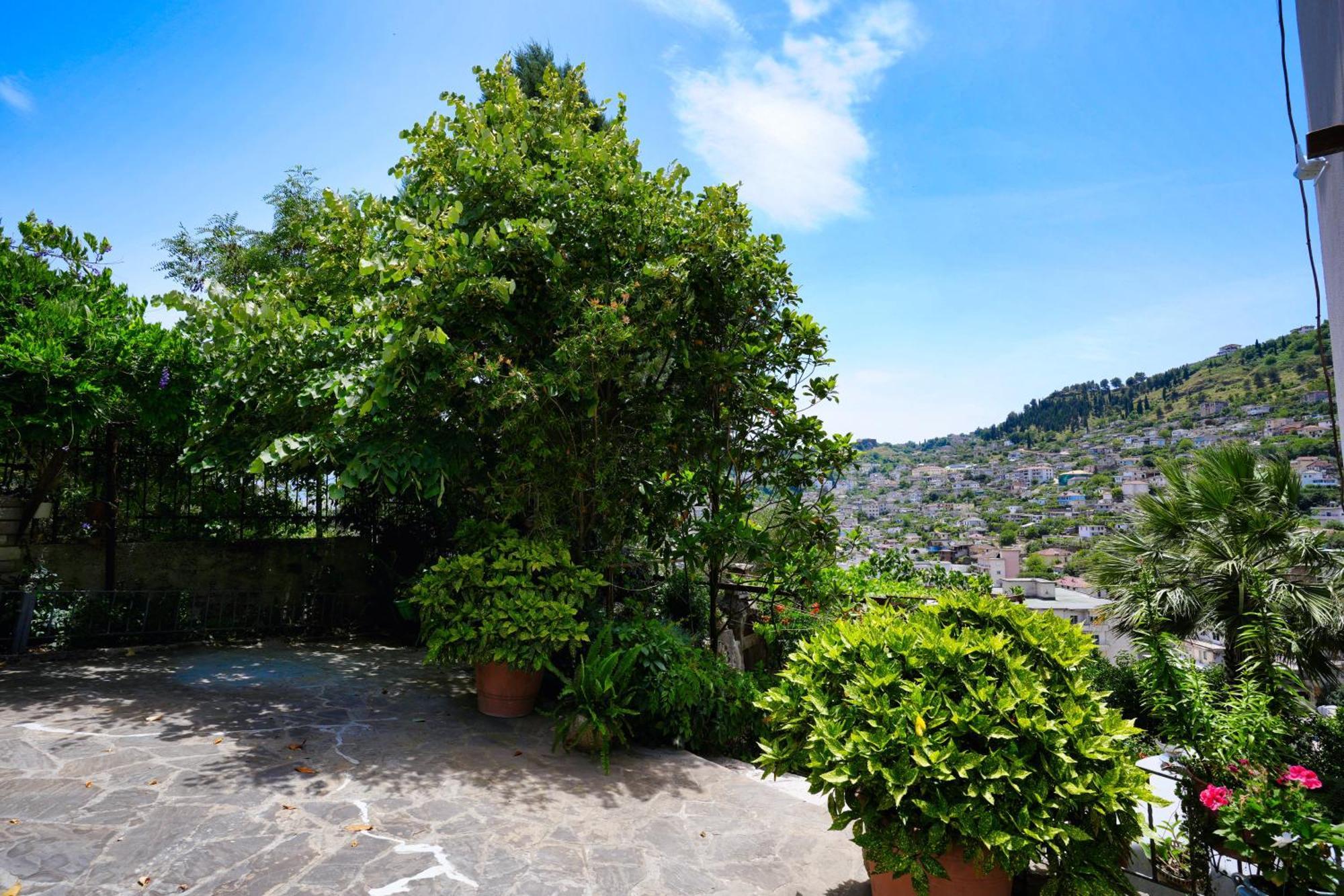 Vila Banushi Gjirokaster Bagian luar foto