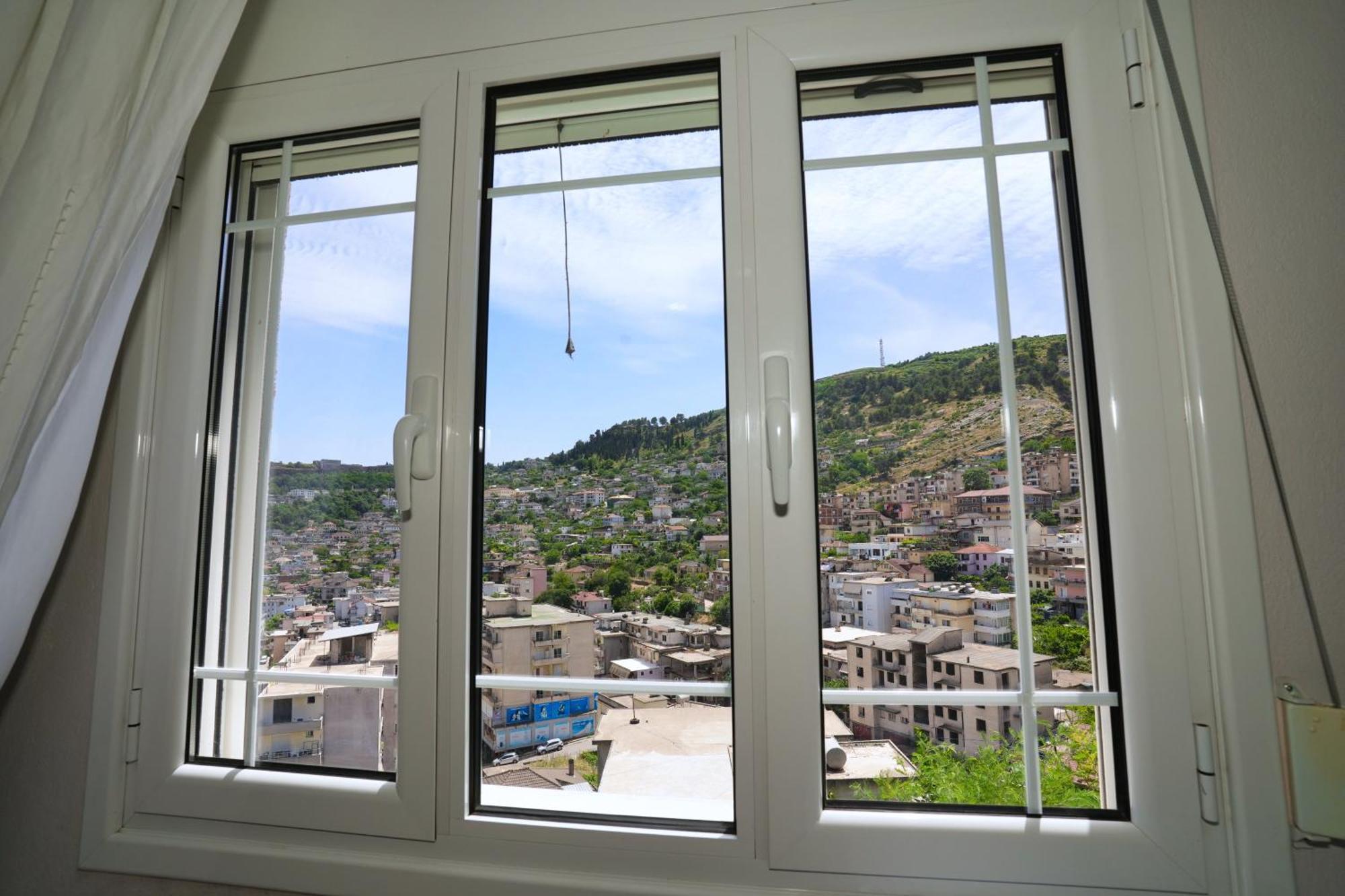 Vila Banushi Gjirokaster Bagian luar foto