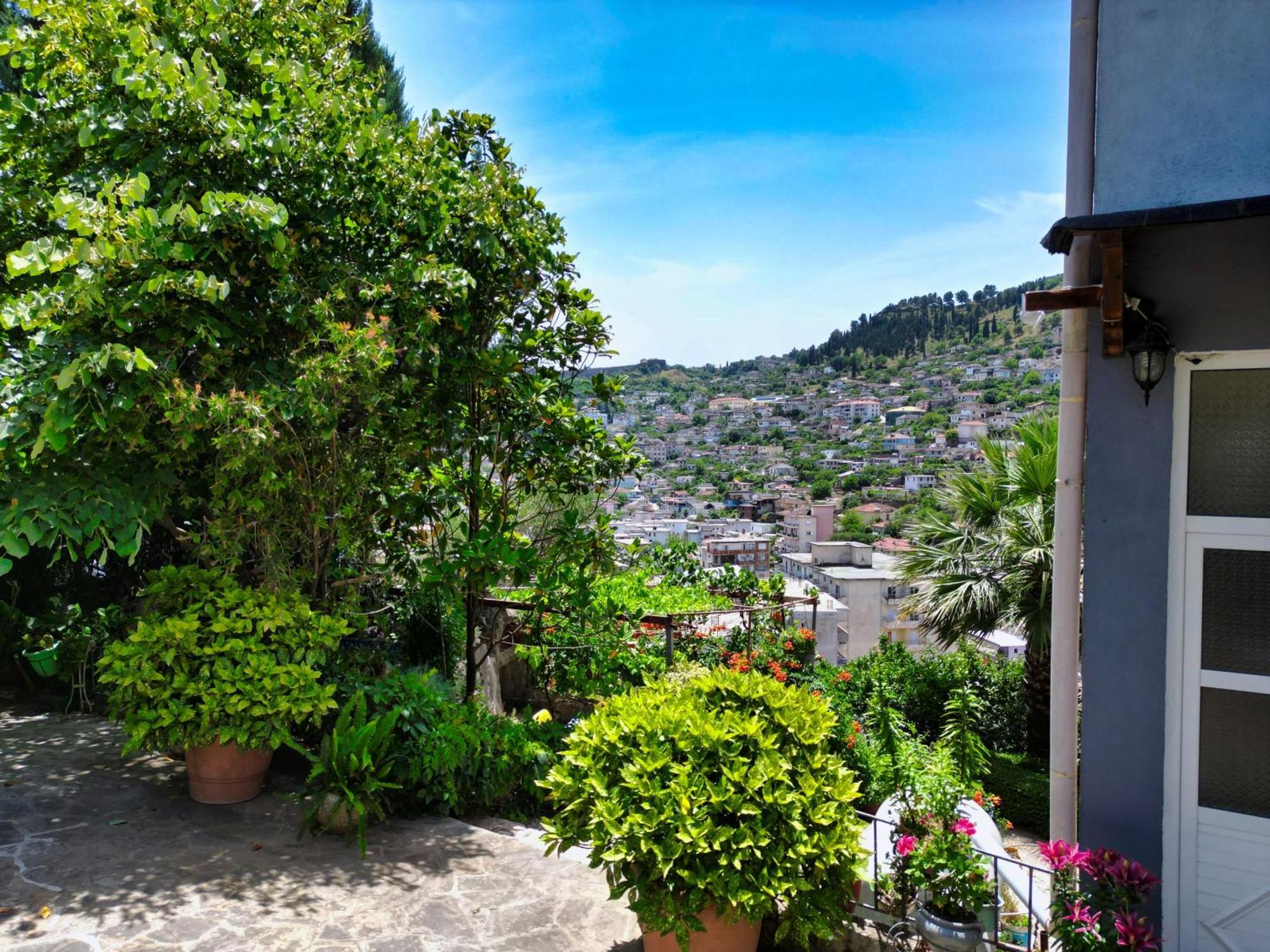 Vila Banushi Gjirokaster Bagian luar foto
