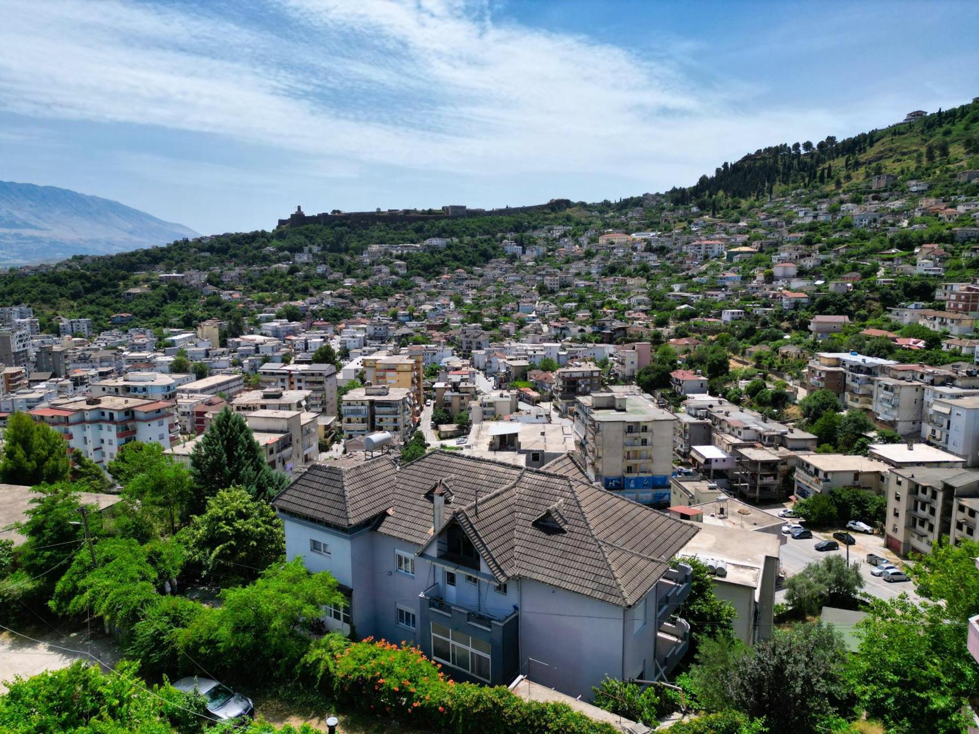 Vila Banushi Gjirokaster Bagian luar foto