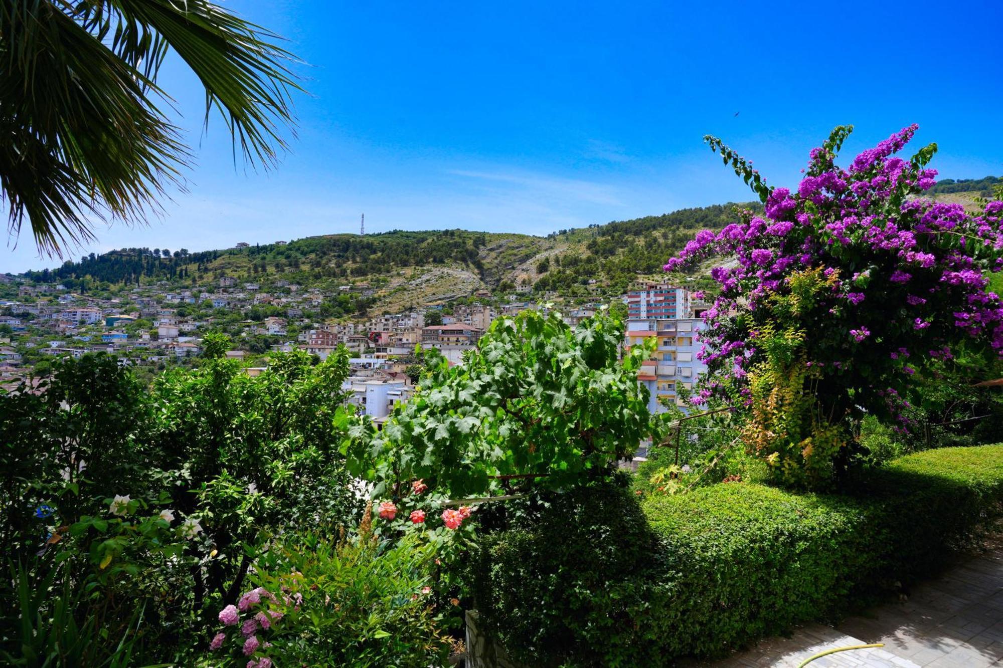 Vila Banushi Gjirokaster Bagian luar foto
