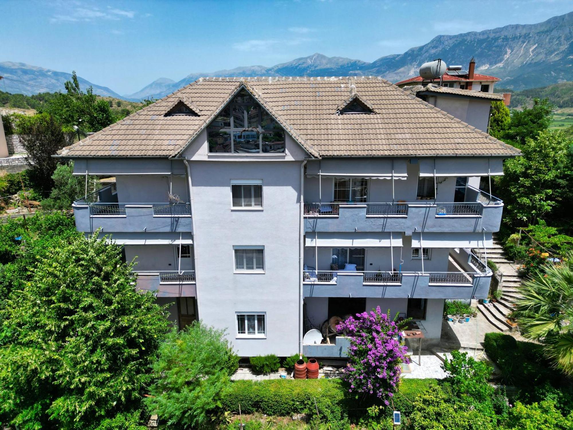 Vila Banushi Gjirokaster Bagian luar foto