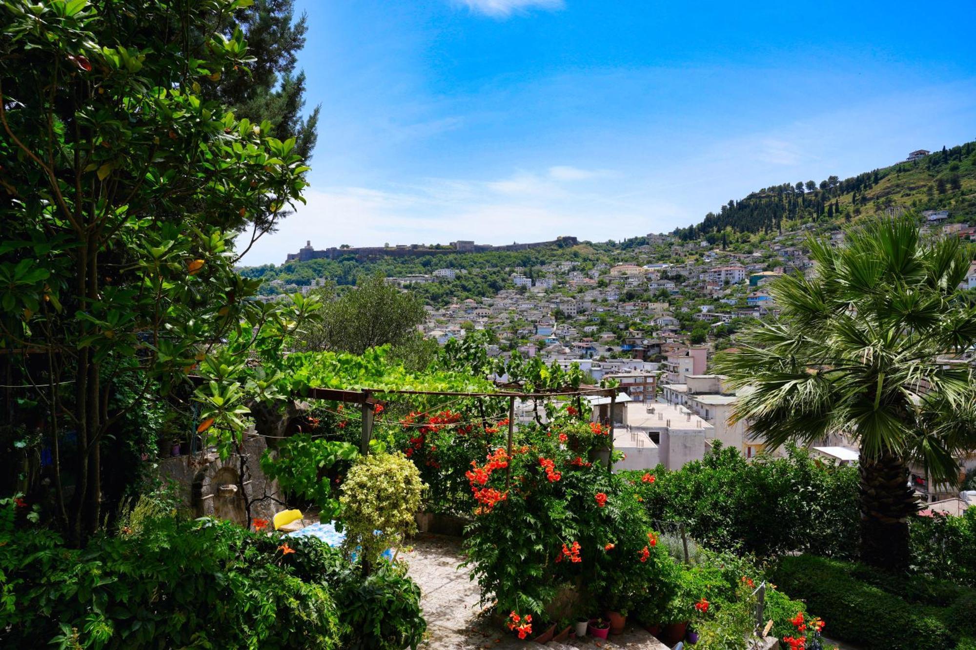Vila Banushi Gjirokaster Bagian luar foto